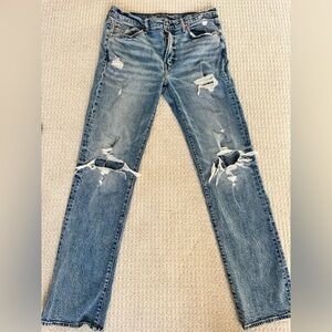 American Eagle Outfitters men’s Classic Distressed Blue Denim 34x36